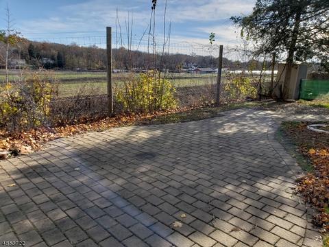 61 Maple Ln, Wayne, NJ 07470 photo 3