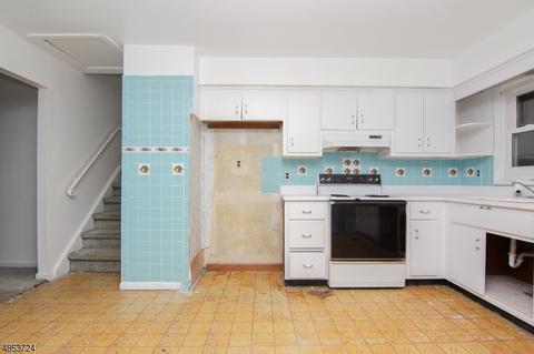 440 W Lookout Ave, Hackensack, NJ 07601 photo 9
