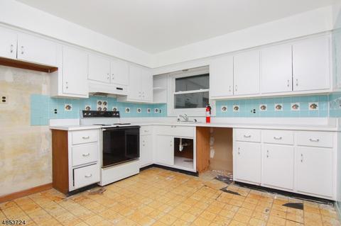 440 W Lookout Ave, Hackensack, NJ 07601 photo 8