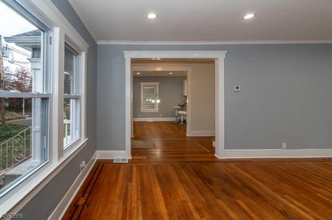 608 E 3rd Ave, Roselle, NJ 07203 photo 8