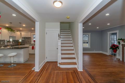 608 E 3rd Ave, Roselle, NJ 07203 photo 5