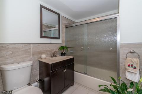 608 E 3rd Ave, Roselle, NJ 07203 photo 9
