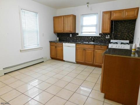 20 Buen Ln, Wayne, NJ 07470 photo 2