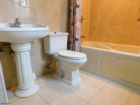 20 Buen Ln, Wayne, NJ 07470 photo 5