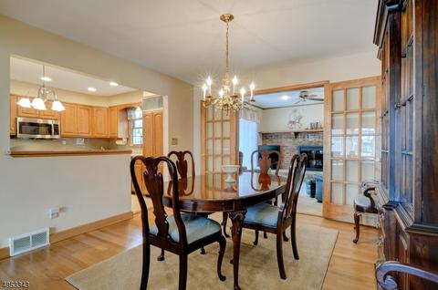 36 Skyline Dr, Clark, NJ 07066 photo 3