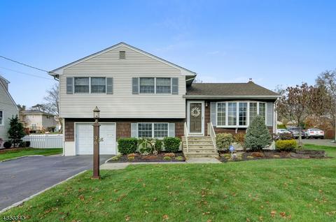 36 Skyline Dr, Clark, NJ 07066 photo 1