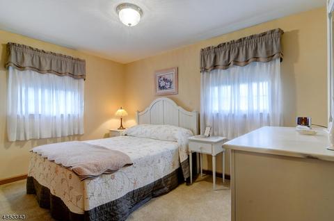 36 Skyline Dr, Clark, NJ 07066 photo 11
