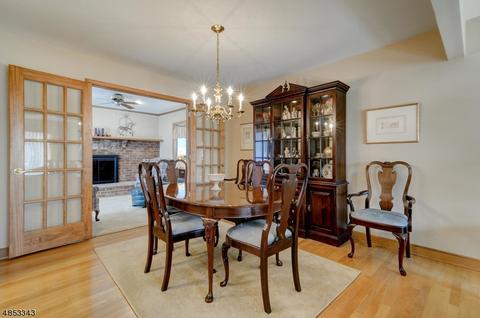 36 Skyline Dr, Clark, NJ 07066 photo 4