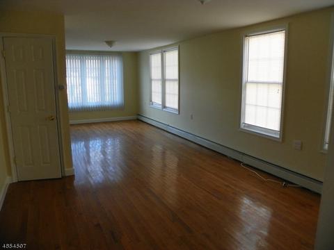 510 Riverside Dr, Wayne, NJ 07470 photo 6