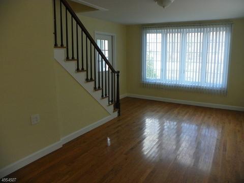 510 Riverside Dr, Wayne, NJ 07470 photo 5