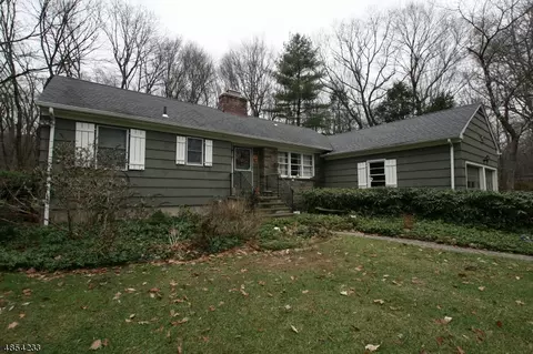 11 Strong Dr, Kinnelon, NJ 07405 photo 3