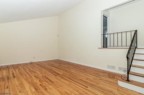 5 Layng Ter, Springfield, NJ 07081 photo 3