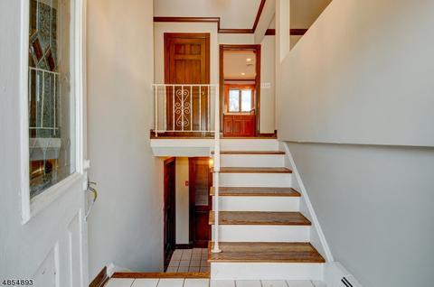 19 Surrey Dr, Wayne, NJ 07470 photo 2