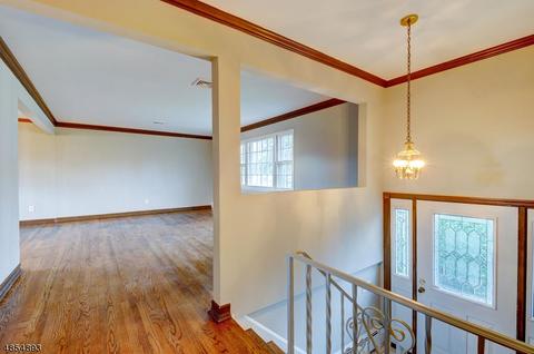 19 Surrey Dr, Wayne, NJ 07470 photo 3