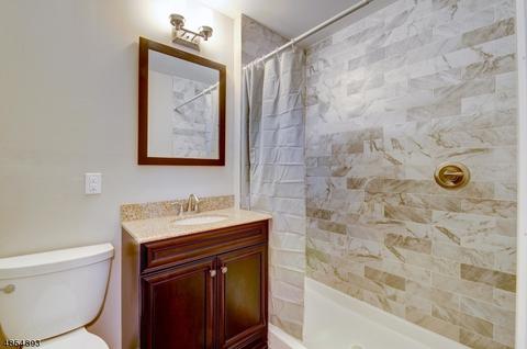 19 Surrey Dr, Wayne, NJ 07470 photo 16