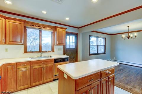 19 Surrey Dr, Wayne, NJ 07470 photo 12