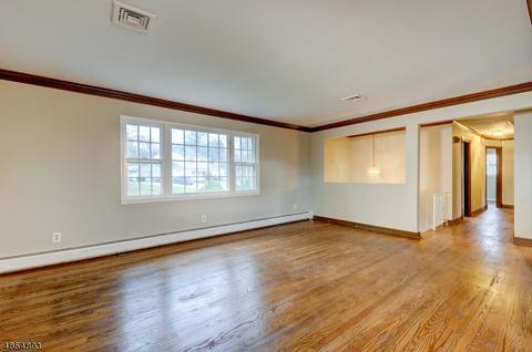 19 Surrey Dr, Wayne, NJ 07470 photo 5