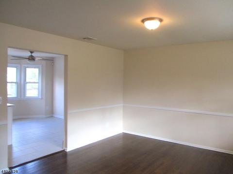 17 Petrie Ln, Wayne, NJ 07470 photo 9