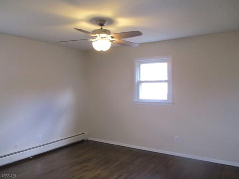 17 Petrie Ln, Wayne, NJ 07470 photo 15