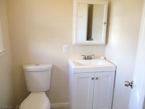 17 Petrie Ln, Wayne, NJ 07470 photo 12