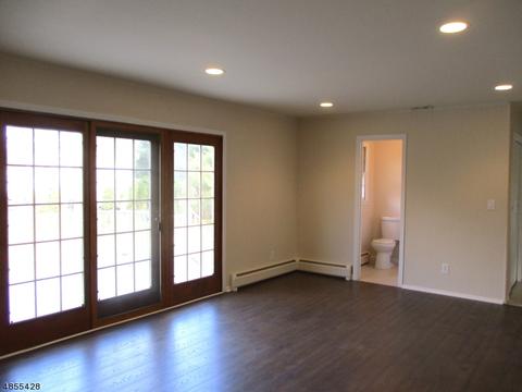 17 Petrie Ln, Wayne, NJ 07470 photo 10