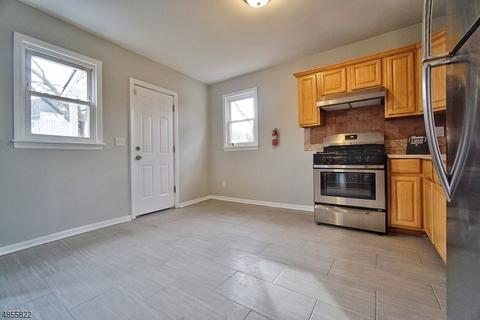 322 Lee Pl, Plainfield, NJ 07063 photo 10