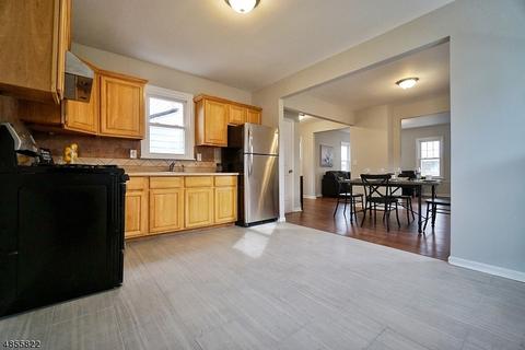 322 Lee Pl, Plainfield, NJ 07063 photo 9