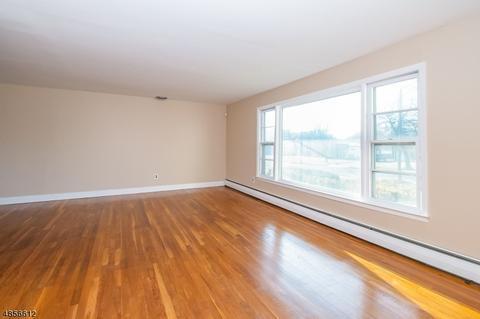35 Lance Dr, Clark, NJ 07066 photo 5