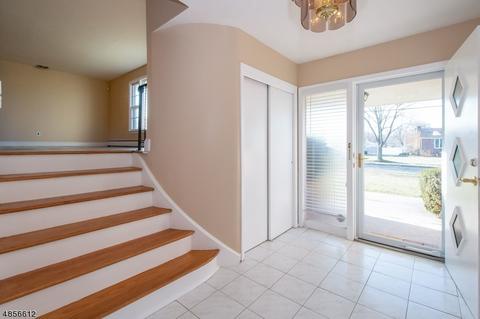35 Lance Dr, Clark, NJ 07066 photo 3