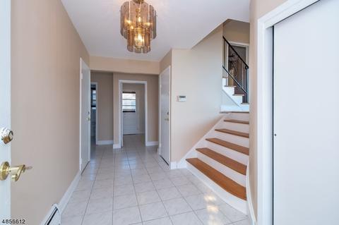 35 Lance Dr, Clark, NJ 07066 photo 4