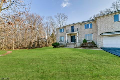 10 Davies Ct, Wayne, NJ 07470 photo 2