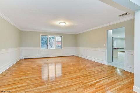 10 Davies Ct, Wayne, NJ 07470 photo 5