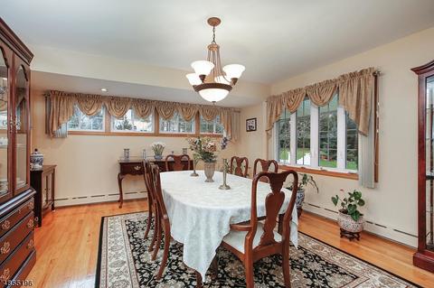 75 Hillcrest Dr, Clark, NJ 07066 photo 5