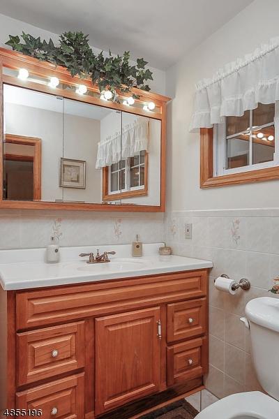 75 Hillcrest Dr, Clark, NJ 07066 photo 8