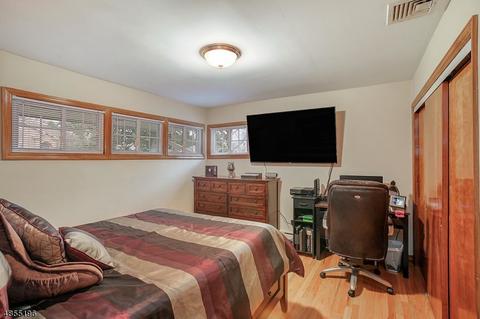 75 Hillcrest Dr, Clark, NJ 07066 photo 12