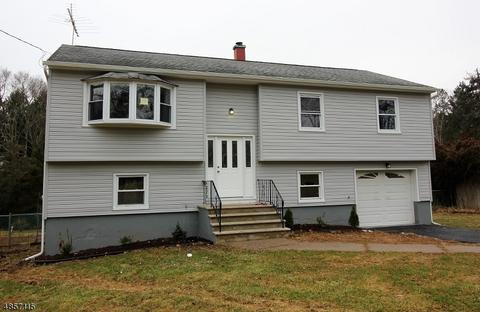 17 Mohawk Trl, West Milford, NJ 07480