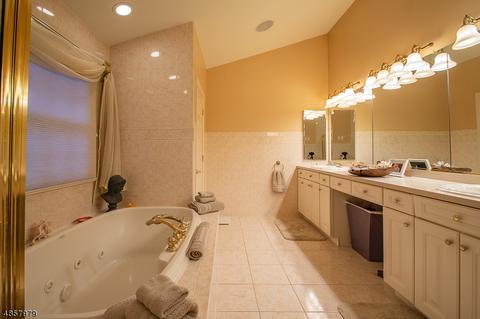 141 Cumberland, Paramus, NJ 07652 photo 18
