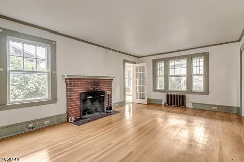 74 Maple St, Ramsey, NJ 07446 photo 3