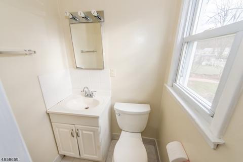 43 Warwick Rd, Hillside, NJ 07205 photo 8