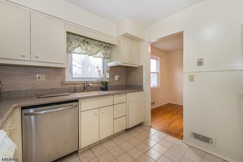43 Warwick Rd, Hillside, NJ 07205 photo 5
