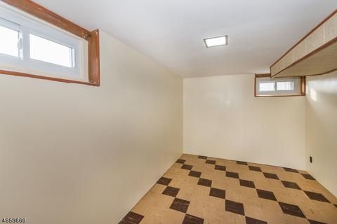 43 Warwick Rd, Hillside, NJ 07205 photo 17