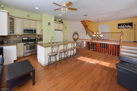 32 Tanager Ct, Wayne, NJ 07470 photo 2