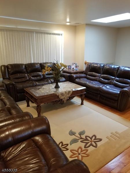 8 Grand St, Wayne, NJ 07470 photo 3