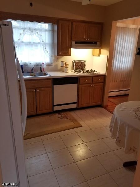 8 Grand St, Wayne, NJ 07470 photo 5