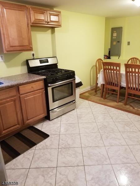 8 Grand St, Wayne, NJ 07470 photo 12