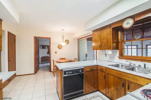 28 Hampton Corner Rd, Ringoes, NJ 08551 photo 3