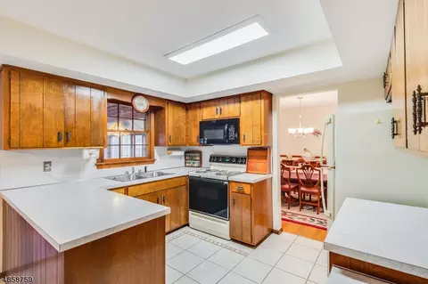 28 Hampton Corner Rd, Ringoes, NJ 08551 photo 2
