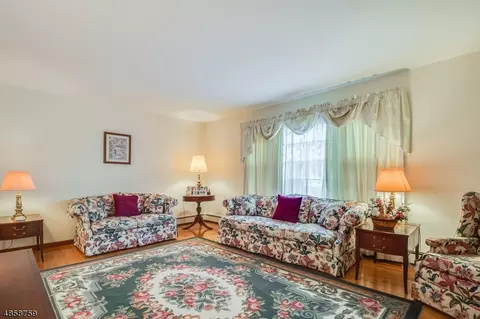 28 Hampton Corner Rd, Ringoes, NJ 08551 photo 5