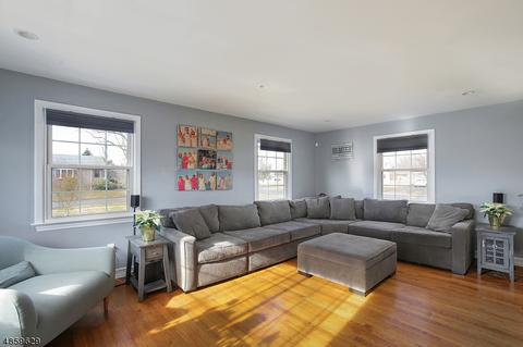 538 E Main St, Bridgewater, NJ 08807 photo 3