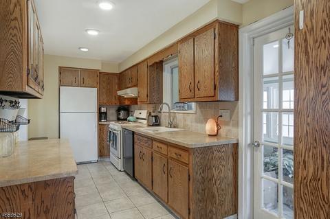 538 E Main St, Bridgewater, NJ 08807 photo 8